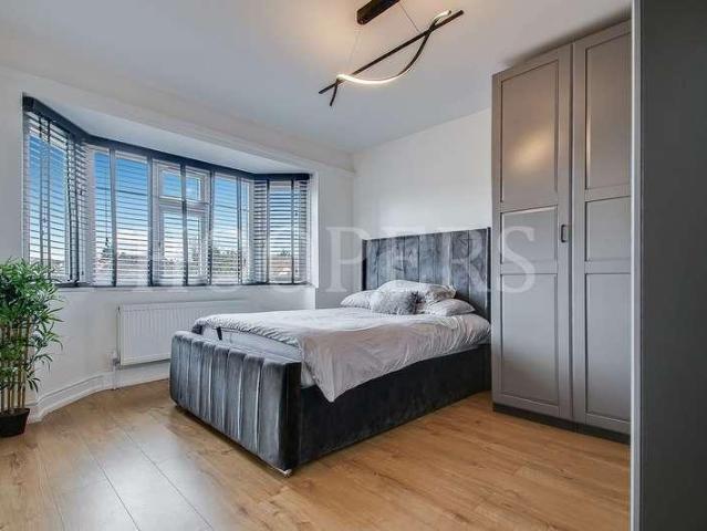 House for sale in Greater London
