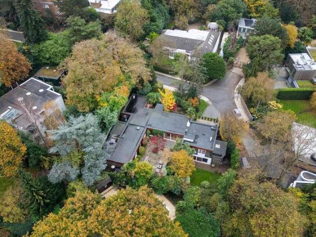 House for sale in London Borough of Barnet, Greater London