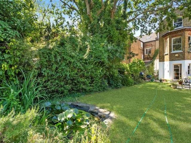 House for sale in East Dulwich, Greater London