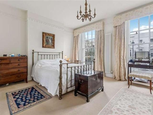 House for sale in Kensal Town, Bayswater