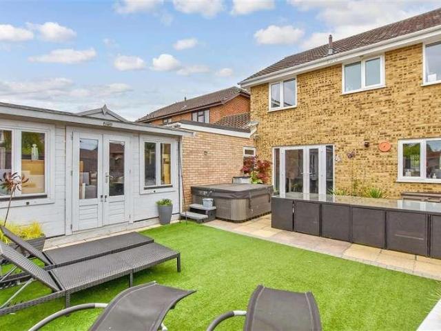 House for sale in Birling, Bourne Vale