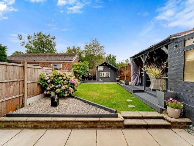 House for sale in Widnes, Barrows Green