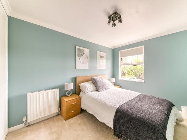 House for sale in Stoneleigh, Ewell