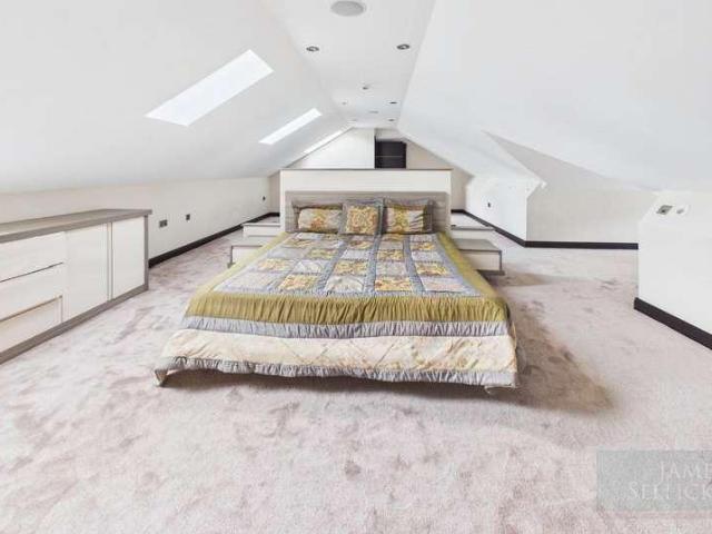 House for sale in Oadby, Leicestershire