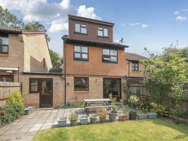 House for sale in Horsell, Woking