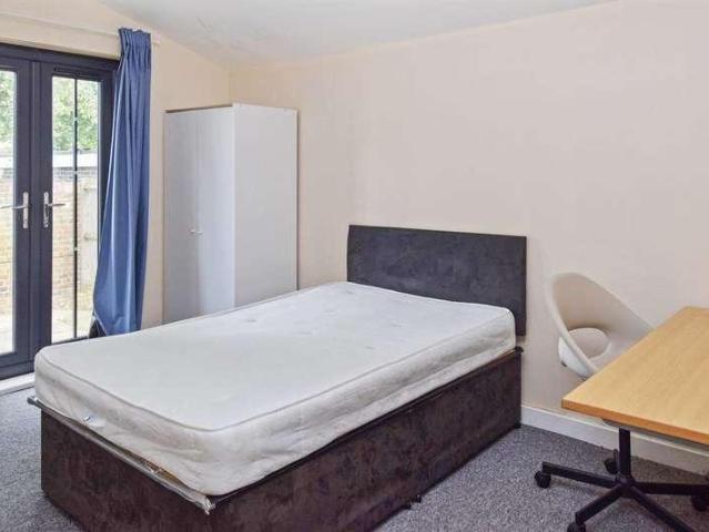 House for sale in Hales Place, The Bridge