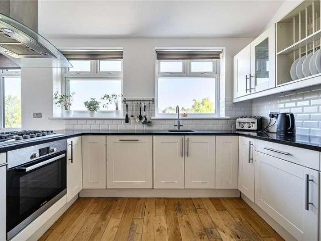 House for sale in East Barnet, Greater London
