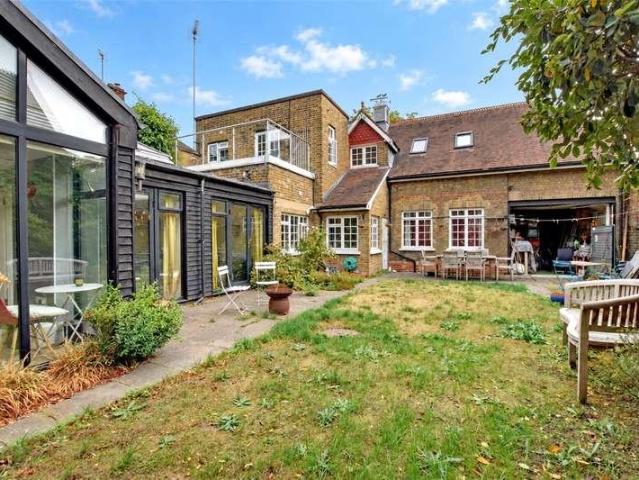 House for sale in Blackheath Royal Standard, Greater London