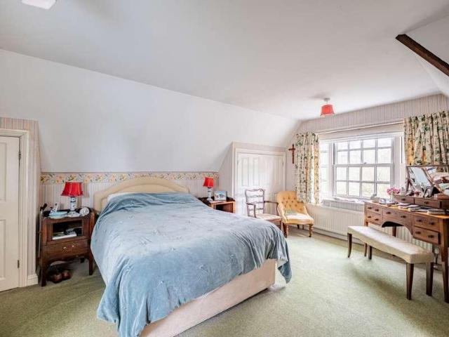 Flat for sale in Battersea, Greater London
