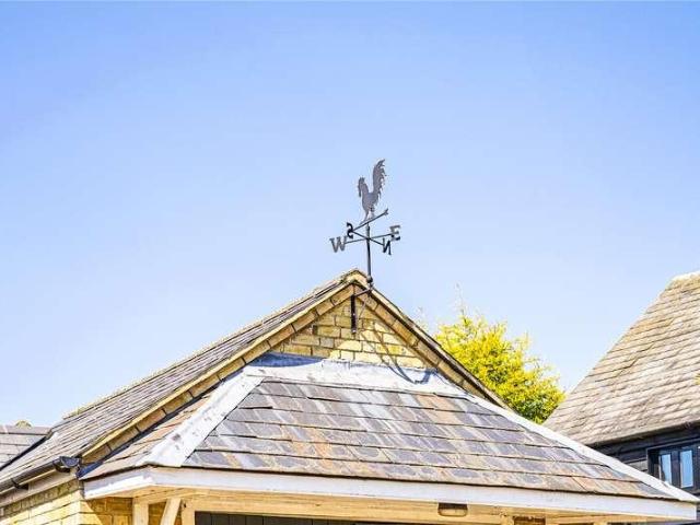 House for sale in Eaton Bray, Central Bedfordshire