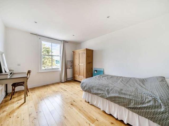 House for sale in Southfields, Greater London