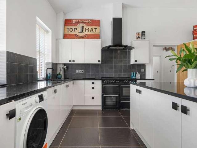 House for sale in Burtonwood and Westbrook, Warrington