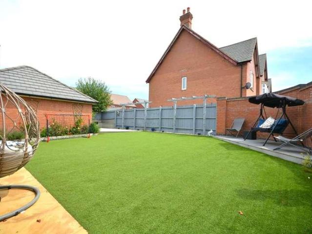 House for sale in Houlton, New Bilton