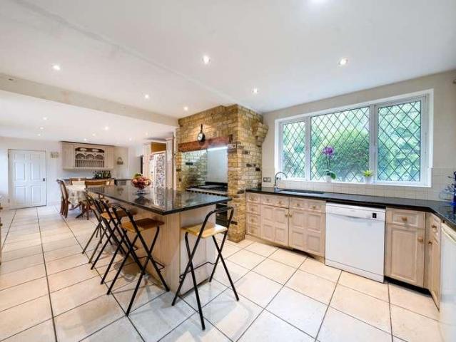 House for sale in Batchworth, Hertfordshire