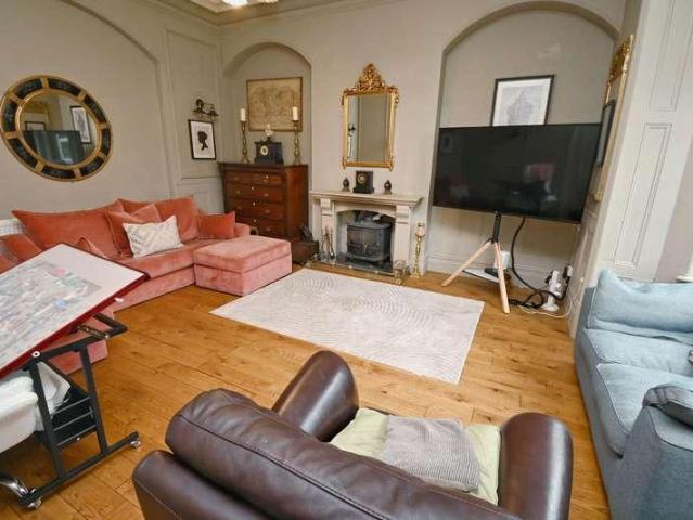 House for sale in Royston, South Yorkshire