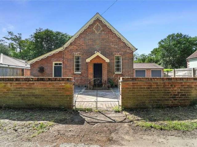 House for sale in Dale Hill, Essex