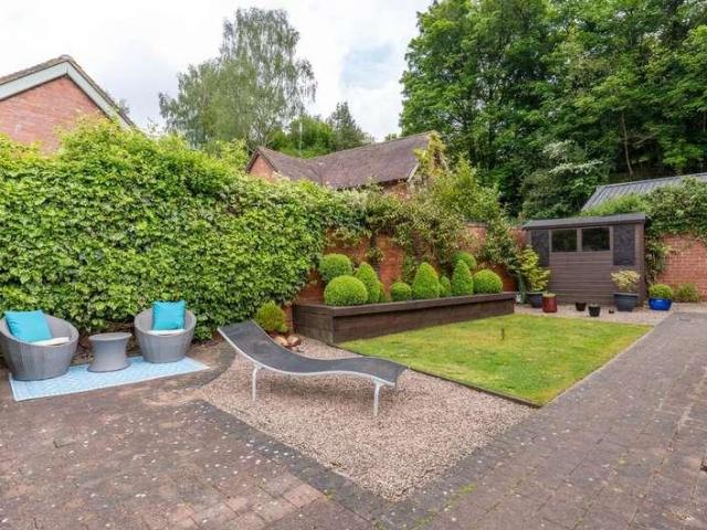House for sale in Bromsgrove, Worcestershire