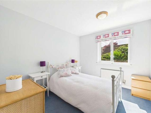 House for sale in Ryeish Green, Spencers Wood