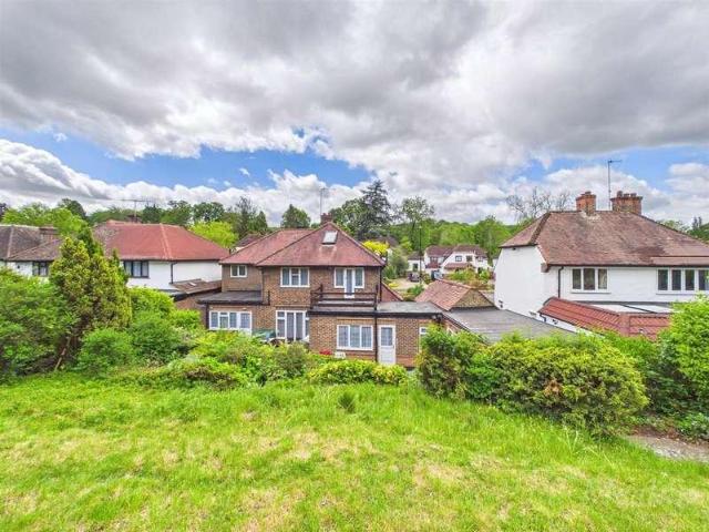 House for sale in London Borough of Croydon, Selsdon