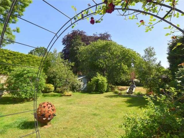 House for sale in Stoke D'Abernon, Blackhills
