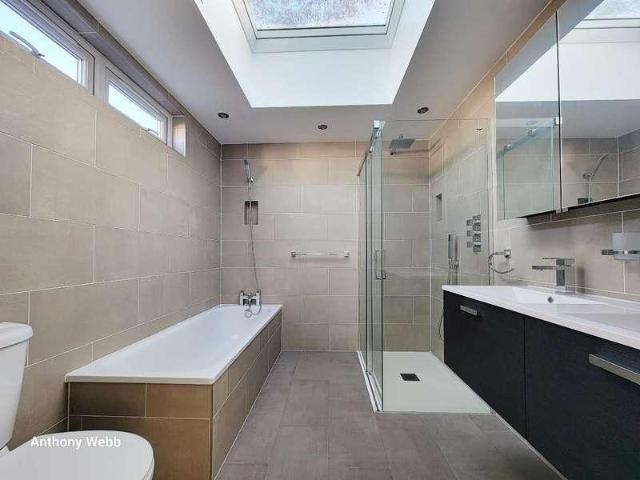 House for sale in Palmers Green, Greater London