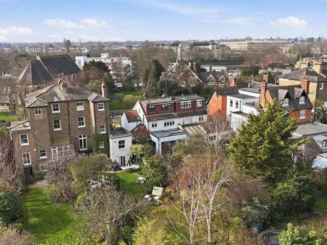 House for sale in London Borough of Hounslow, Strand