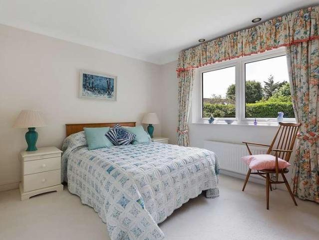 House for sale in Pachesham Park, Surrey
