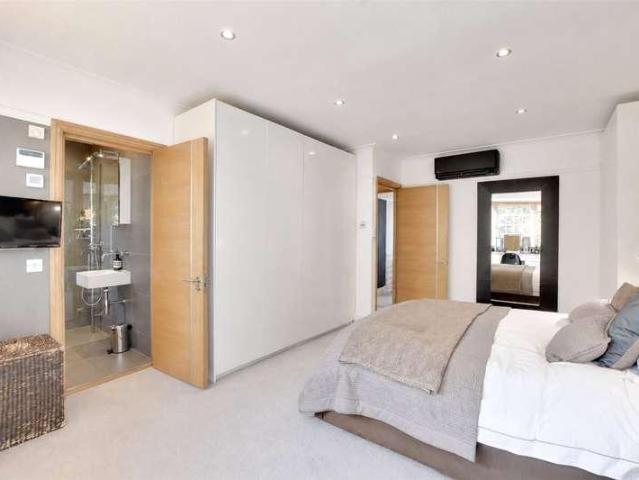 House for sale in Kidbrooke, Greater London