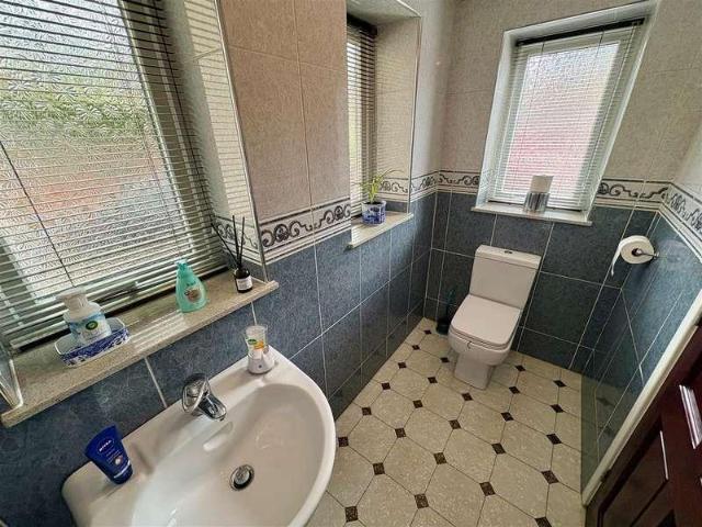 House for sale in Little Gomersal, West Yorkshire