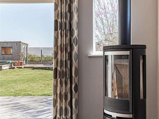 House for sale in Cliffsend, Acol