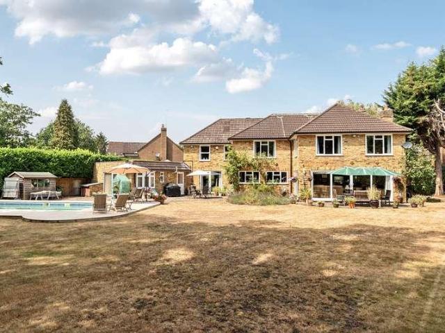 House for sale in Stoke D'Abernon, Blackhills