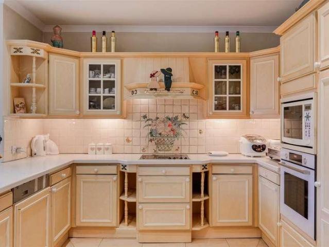 House for sale in Nork, Red Hill