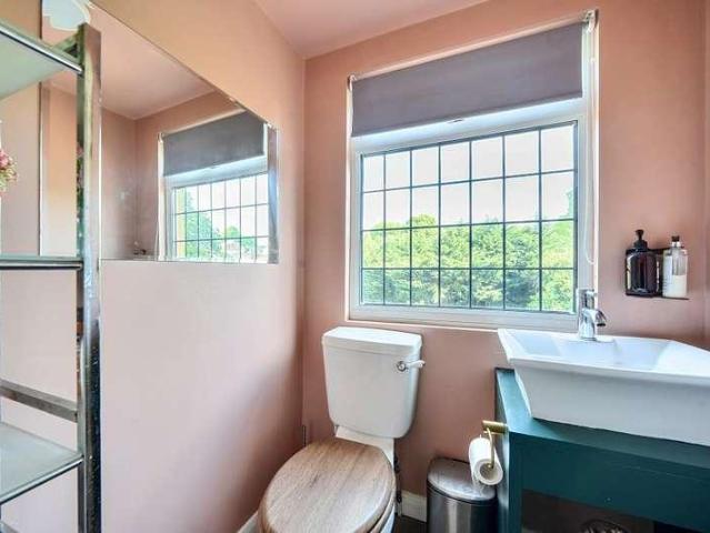 House for sale in West Finchley, Greater London