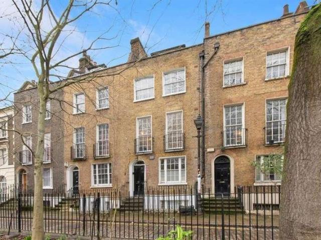 House for sale in Bethnal Green, Greater London