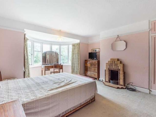 House for sale in Swallowfield