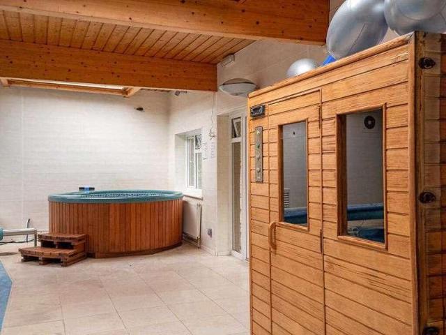 House for sale in Harrow Weald, Greater London
