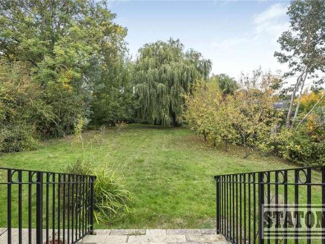 House for sale in Hadley Wood, Greater London
