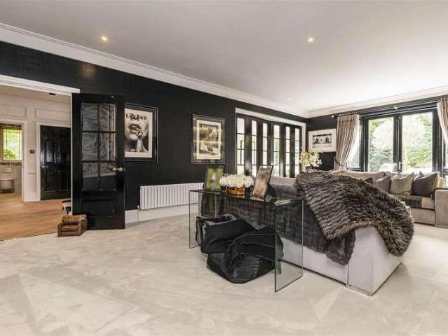 House for sale in Hadley Wood, Greater London