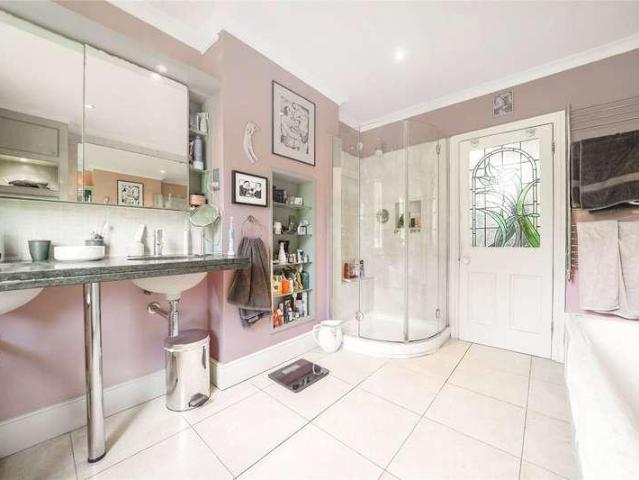 House for sale in Holloway, Greater London