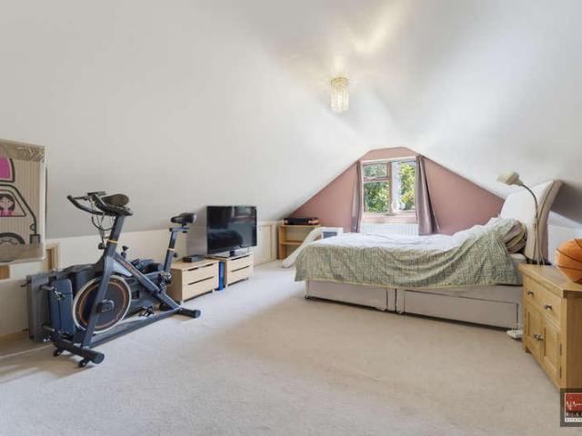 House for sale in Lower Halliford, Surrey
