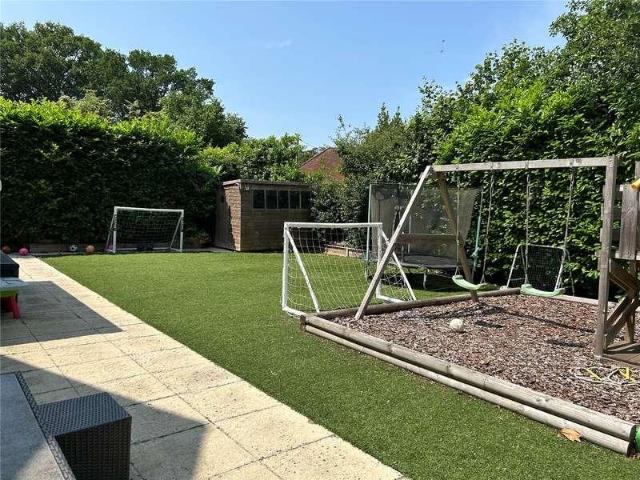 House for sale in Mortimer, West Berkshire