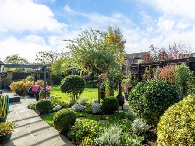 House for sale in Elmfield, Leicestershire