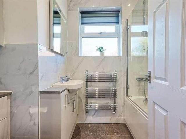 House for sale in Chipping Hill, Essex