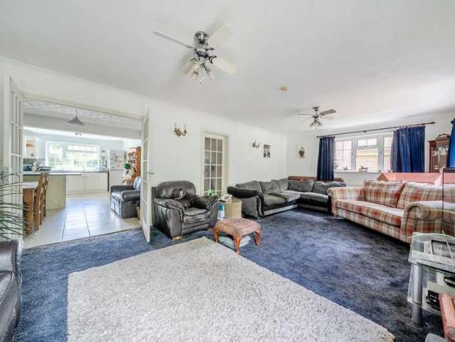 House for sale in North Bourne, Heol-las