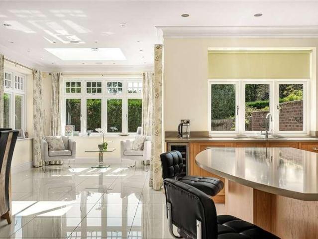 House for sale in Fole, Surrey