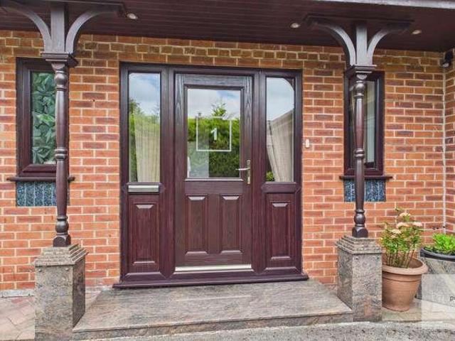 House for sale in Kirklees, Bury
