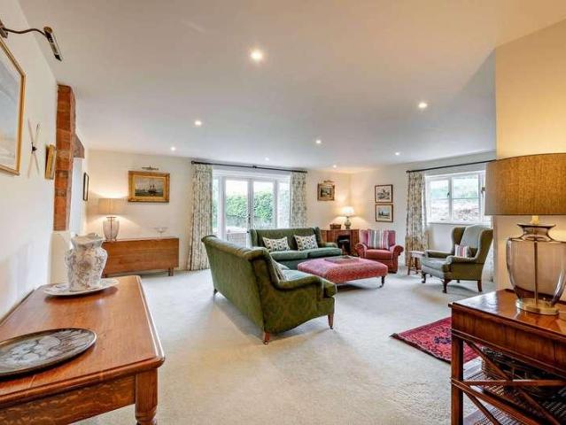 House for sale in Stanford On Avon, Leicestershire