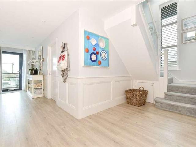 House for sale in Gurnard Marsh, Gurnard