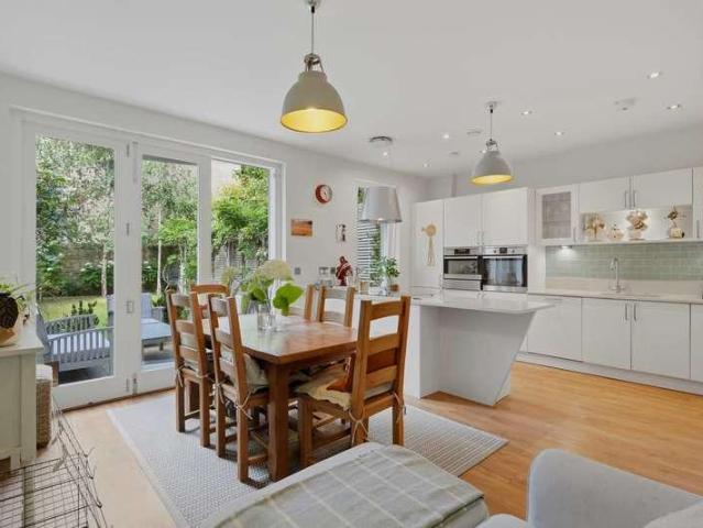 House for sale in Trinity Park, City of Edinburgh