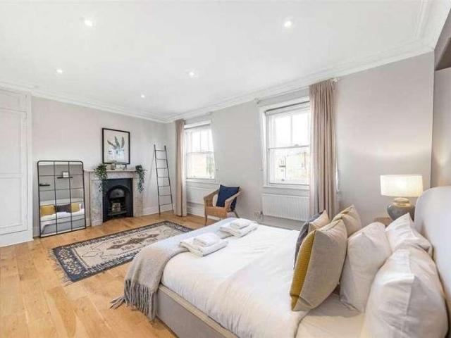 House for sale in Brompton, Greater London